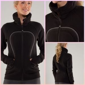 LULULEMON BLACK CUDDLE UP JACKET